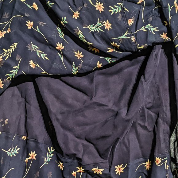 Black with floral print Classique by Shawn midi tiered rayon skirt (medium) - Picture 5 of 8